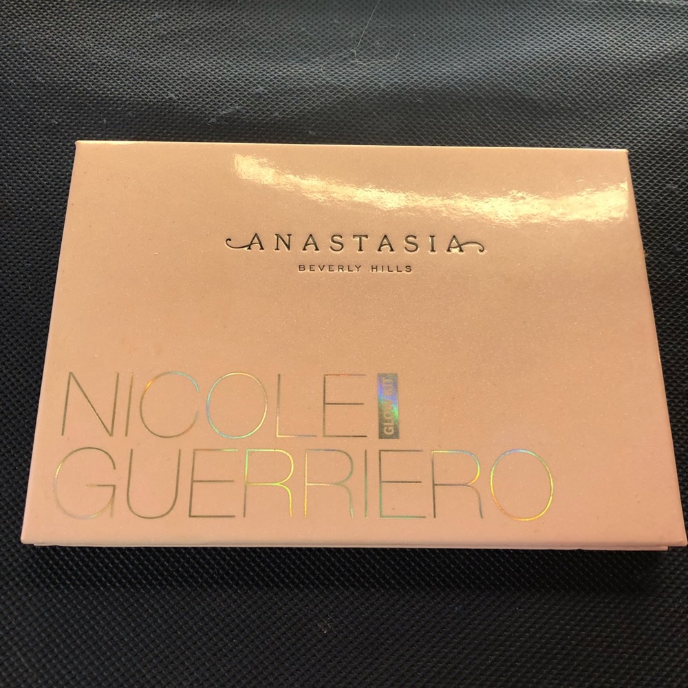 AnastasiaXNicole Guerrero Glow Kit